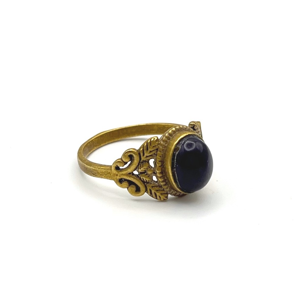 Vintage Brass Filigree Ring Purple Cabochon Stone Size 8.75 Bohemian‎ Leaf